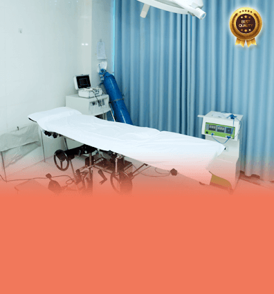 Phòng tiểu phẫu vô trùng, các thiết bị, dụng cụ y tế đều được khử khuẩn sạch sẽ, đạt tiêu chuẩn quốc tế